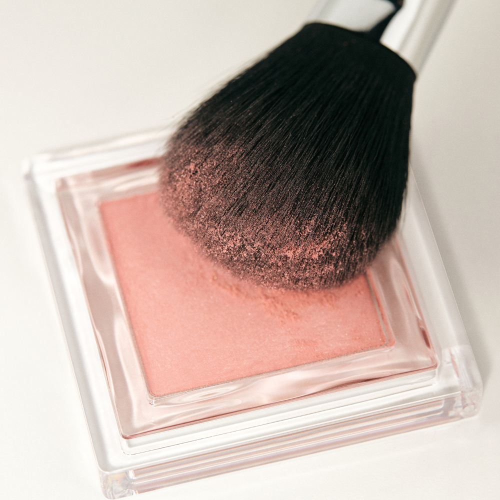 Blush Brush 833 (1pc) - Image 2