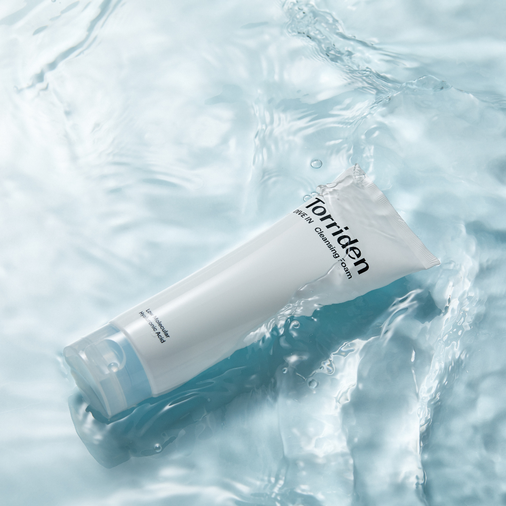 DIVE-IN Low Molecular Hyaluronic Acid Cleansing Foam (150ml) - Image 6